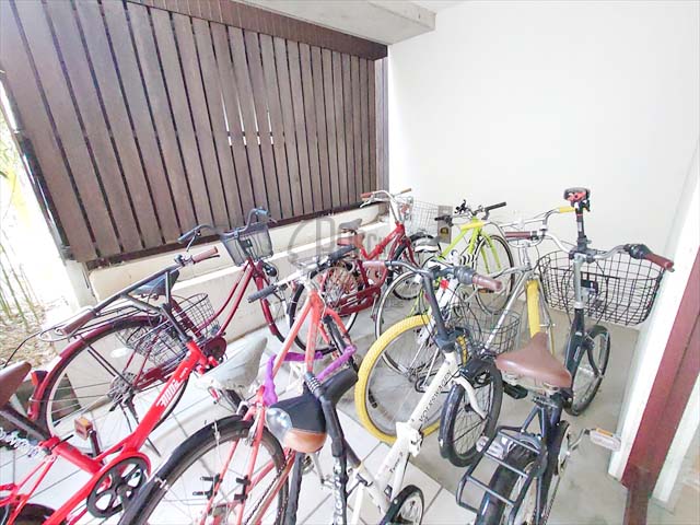 セレブコート安堂寺の自転車置き場