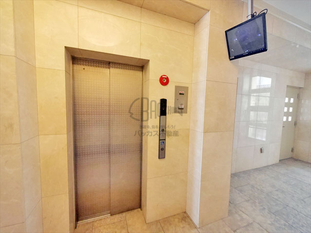 ヴィルヌーブ西本町のエレベーター
