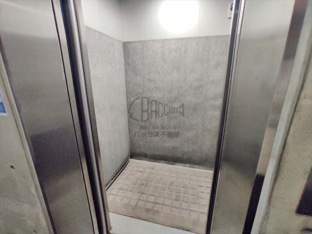 クリサンテームウエストのエレベーター