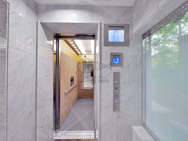 リーガル靭公園南Ⅱのエレベーター