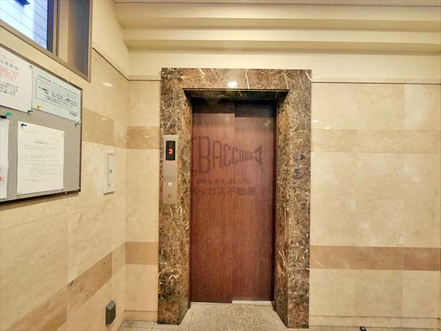 シャルマンフジ阿波座イーストのエレベーター