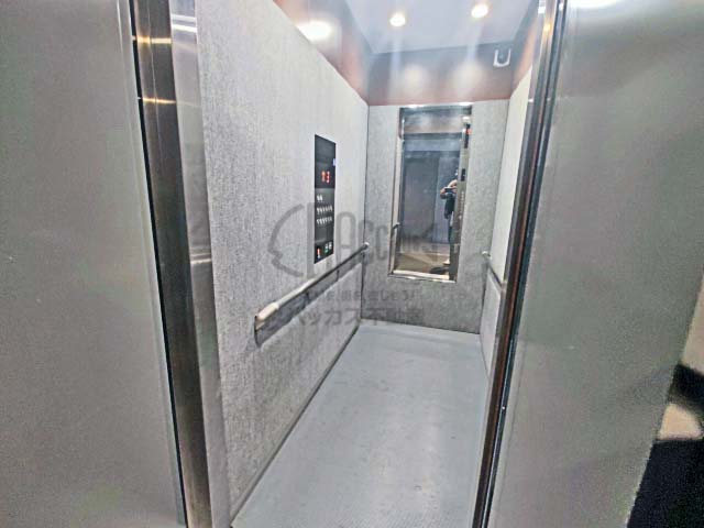クレストコート靭公園のエレベーター