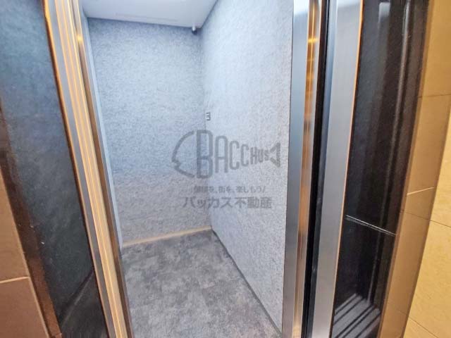 プレサンス京町堀のエレベーター
